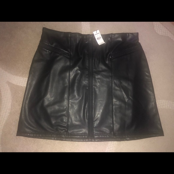NWT Express high waisted vegan mini skirt - Picture 7 of 11